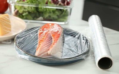เลือกประเภทฟิล์มถนอมอาหารอย่างไรให้ปลอดภัย เป็นมิตรต่อโลก ?