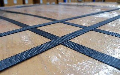 เปรียบเทียบสายรัดพลาสติก VS สายรัดคอมโพสิต แบบไหนดีกว่ากัน ?